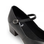 Karaktärssko klackskor i riktigt läder. Dansskor med låg klack och bra glid med lädersula.