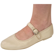 PD ballerina från Port Dance. Dansskor beige ballerinaskor i skinn med liten klack och plastsula.
