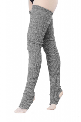 100cm långa benvärmare, gråmelerade perfekt till uppvärmningen på baletten.