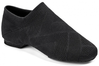 Annie från Sansha. Svarta jazzskor med mockasula och liten klack.